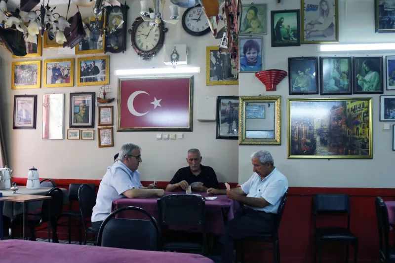 The Unwritten Rules: What Actually Separates Americans Who Thrive in Bodrum from Those Who Never Quite Fit In